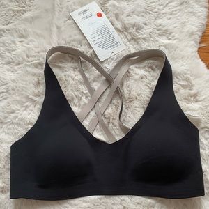 lululemon size 6 light strides sports bra